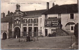 89 SAINT SAUVEUR - La Place - La Halle. - Saint Sauveur En Puisaye