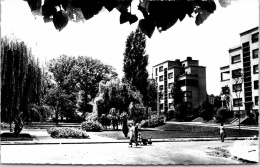 Delcampe - 92 CHATENAY MALABRY - Place Francois Simiand - Chatenay Malabry