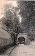 Delcampe - 92 CLAMART - Entrée Par La Porte De Fleury. - Clamart