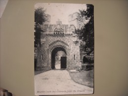 ANGLETERRE SUSSEX ARUNDEL CASTLE MAIN ENTRANCE FROM THE GROUNDS - Arundel