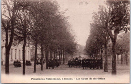 Delcampe - 95 BEZONS - Pensionnat - Les Cours De Récréation - Bezons