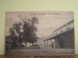 MARINGUES (PUY-DE-DOME) LES MARCHES. PLACE DES MARRONNIERS. - Maringues