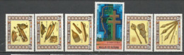 Année 1977.  6 T-p Neufs ** Inclus T-p Poste Aérienne. (Artisanat Wallisien: Casses-têtes, Lances,etc) Côte  26,00 € - Unused Stamps