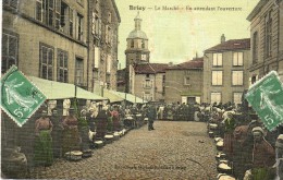 Delcampe - CPA - BRIEY (54) - Les Paysannes Au Marché En Attendant L'ouverture - Briey
