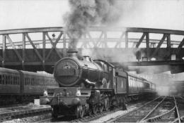 Castle Locomotive Leaves Paddington Worcester Train - Railway