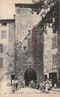 Delcampe - 83 - DRAGUIGNAN - Place Et Porte Pontaignères - Groupe De Femmes Et Enfants  - 1902 - 4 Scans - Draguignan