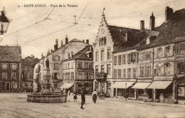 Delcampe - CPA- SAINT-AVOLD (57) - L'Hôtel Central Sur La Place De La Victoire - Saint-Avold