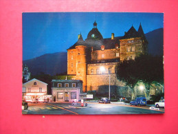 Delcampe - CPM  38   VIZILLE  PLACE DU CHATEAU   VOITURES    NON VOYAGEE   CARTE EN TRES BON ETAT - Vizille