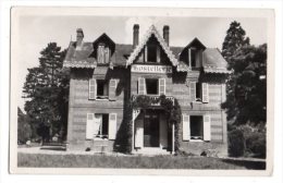 Delcampe - 02996-LE-76-FORGES-les-EAUX-Le Château De L' EPINAY-Sa Table-Son Confort - Forges Les Eaux
