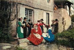Musique Et Instruments - Vielles - Coiffes - Costumes - Dép 03 - Folklore Bourbonnais - Au Son De La Vielle - état - Music And Musicians