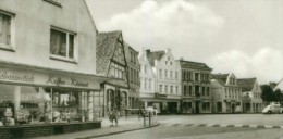 Delcampe - Wilster Bei Itzehoe Schleswig-Holstein MB Lebensmittel-Geschäft Bäckerei Cafe Mercedes Ponton 60er - Itzehoe