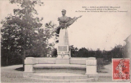 GREZ EN BOUERE (MAYENNE) 964 MONUMENT ELEVE A LA MEMOIRE DU COLONEL DE VILLEBOIS MAREUIL MORT AU TRANSVAAL - Crez En Bouere