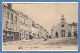 Delcampe - 45 - PUISEAUX -- Rue De Paris Et La Halle - Puiseaux