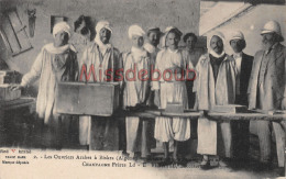 Delcampe - ALGERIE - BISKRA - Ouvriers Arabes  - Champagne Frères Vinatié  - Dos Vierge -  2 Photos - Biskra