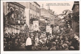 Delcampe - 61 - ALENCON - Fêtes De Ste Thérèse - Les Bannières Devant La Maison Natale - Alencon