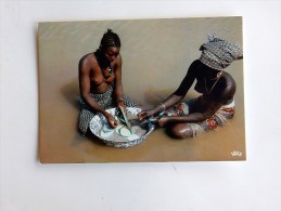 Delcampe - Carte Postale Ancienne : Couleurs D´ Afrique : Au Bord Du Fleuve,  Jeunes Filles , Seins Nus - Non Classés