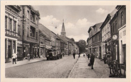 Delcampe - ZOSSEN Berliner Straße Belebt Lastkraftwagen Horch H3A Deutsche Notenbank HO Lebensmittel 5.2.1956 Gelaufen - Zossen