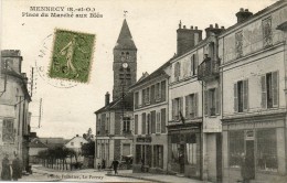 Delcampe - CPA - MENNECY (91) - La Place Du Marché Aux Blés - Mennecy