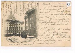 Delcampe - CPA (15) AURILLAC - Place De L´Hôtel De Ville - Animée Dans La Neige .Précurseur .(017) - Aurillac