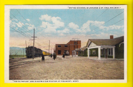 TRAIN = THE OLYMPIAN AT SUB-STATION PIEDMONT MONTANA * ON THE CHICAGO MILWAUKEE & ST PAUL RAIWAY Trein Locomotive 2499 - Sonstige & Ohne Zuordnung