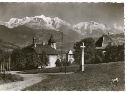 Delcampe - CPSM   74    SALLANCHES    VUE SUR LA CROIX        L EGLISE       LE MONT BLANC - Sallanches