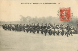 Delcampe - Gendarme - Gendarmerie - ** Musique De La Garde Républicaine - Paris ** - Cpa En Bon état - Polizei - Gendarmerie