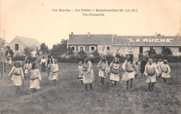 Delcampe - YVELINES  78   RAMBOUILLET  LA RUCHE  LE PATIS  VUE D'ENSEMBLE  JEUNESSE  ENSEIGNEMENT - Rambouillet