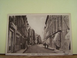 Delcampe - RIOM (PUY-DE-DOME) LES COMMERCES. LES MAGASINS. RUE DE L'HOTEL DE VILLE. - Riom