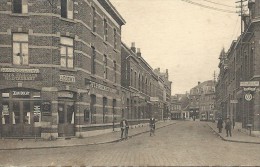 Delcampe - CPA - LEUZE - Rue Albert 1er - Cafés   // - Eghezée