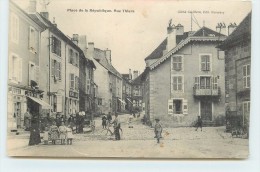 Delcampe - FAVERNEY - Place De La République, Rue Thiers. - Gray
