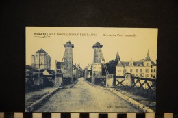 Delcampe - CP, 86, LA ROCHE POSAY Les BAINS Entrée Du Pont Suspendu Ecrite En 1926 Vierge - La Roche Posay