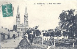 Delcampe - PAYS DE LA LOIRE - 44 - LOIRE ATLANTIQUE - MACHECOUL - Petit Pré Et L'église - Machecoul