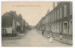 Delcampe - CPA 80 ALBERT LA RUE DE DOULLENS - Albert