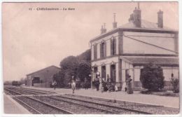 17- CHATELAUDREN - La Gare - Ed.  Coll. Louvière - Châtelaudren