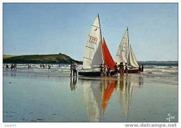 Plomodiern - La Plage Vers Talagrip - Mise à L´eau De Voiliers - Plomodiern