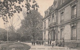 Delcampe - CPA PANTIN 93 - Le Nouveau Square - Pantin