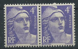 [09] Variété : N° 718 Marianne De Gandon Grains De Beauté Sur Le Front Tenant à Normal ** - Unused Stamps