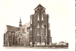 Gheel / Geel (2440) : Buitenzicht Van Sint - Dymphnakerk. CPSM Dentelée. - Geel