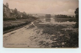Delcampe - DORMANS - La Passerelle, Le Train Au Loin. (carte Aspect Lisse). - Dormans