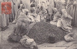 Algérie - Scènes Et Types - Marchands De Dattes - Escenas & Tipos