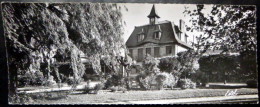 78 LES CLAYES SOUS BOIS   RARE  CARTE PANORAMA   MAIRIE ET JARDINS   ENVOI NON PLIEE  22 X 9 CM - Les Clayes Sous Bois