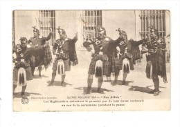 CPA Militaria : Nos Alliés - Highlanders Exécutant Premier Pas Danse Nationale Au Son De La Cornemuse - Weltkrieg 1914-18