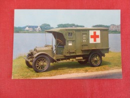 US Ambulance  Ref  1796 - Camions & Poids Lourds