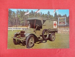 US Ambulance  Ref  1796 - Camions & Poids Lourds