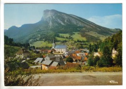 CPSM SAINT PIERRE D'ENTREMONT (Isère) - 640 M Vue Générale Au Fond La Roche Véran 1430 M - Saint-Pierre-d'Entremont