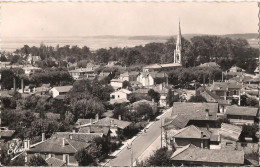 ARES VUE GENERALE AU FOND LE BASSIN D'ARCACHON - Arès