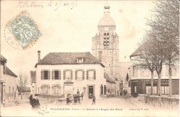 89 - VILLEBLEVIN -  Le Bassin à L'angle Des Rues ( Animation , Café Du Centre , église , Fontaine ) - Villeblevin