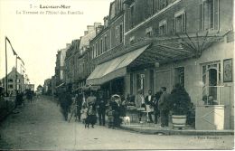 N°6238A -cpa Luc Sur Mer -la Terrasse De L'Hôtel Des Familles- - Luc Sur Mer