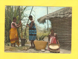 Postcard - Tanzania, National Costume       (V 24716) - Tanzania