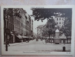 CPA LYON Place De La CROIX ROUSSE Et Entrée De La Grande Rue - Lyon 4